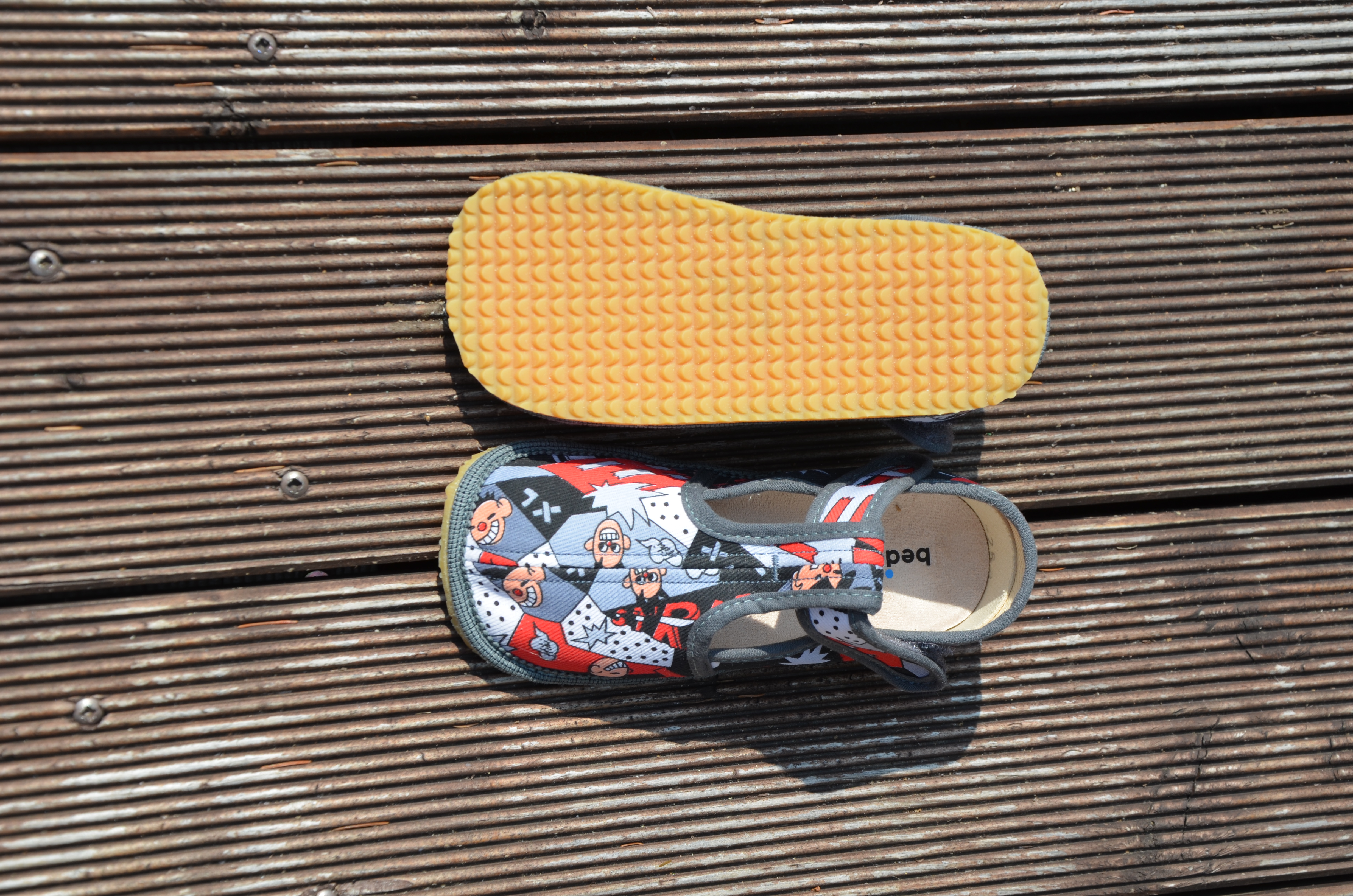 Beda barefoot 060010/W/02 SLIM bačkorky, chlapecké, šedé, KOMIX (comics)